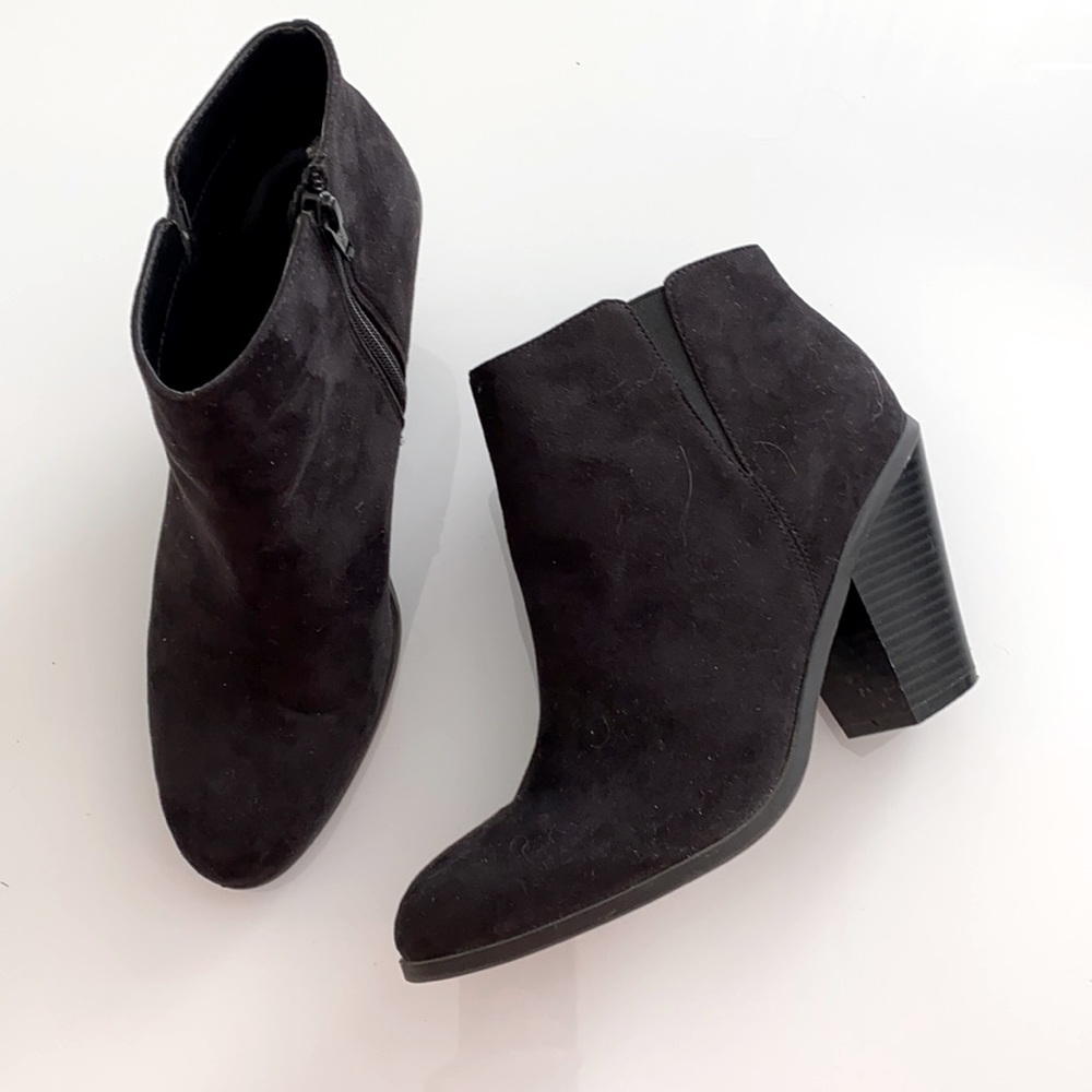 Black Banana Republic Bootie sz 8.5